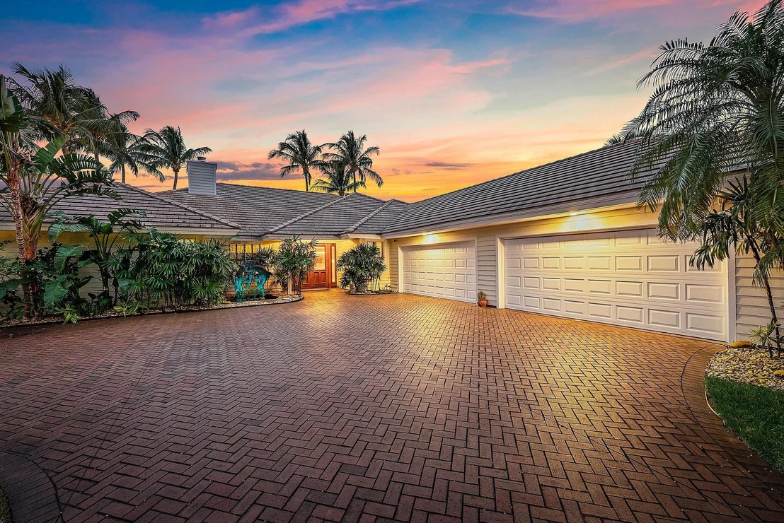 Photo of 18371 SE Lakeside Drive