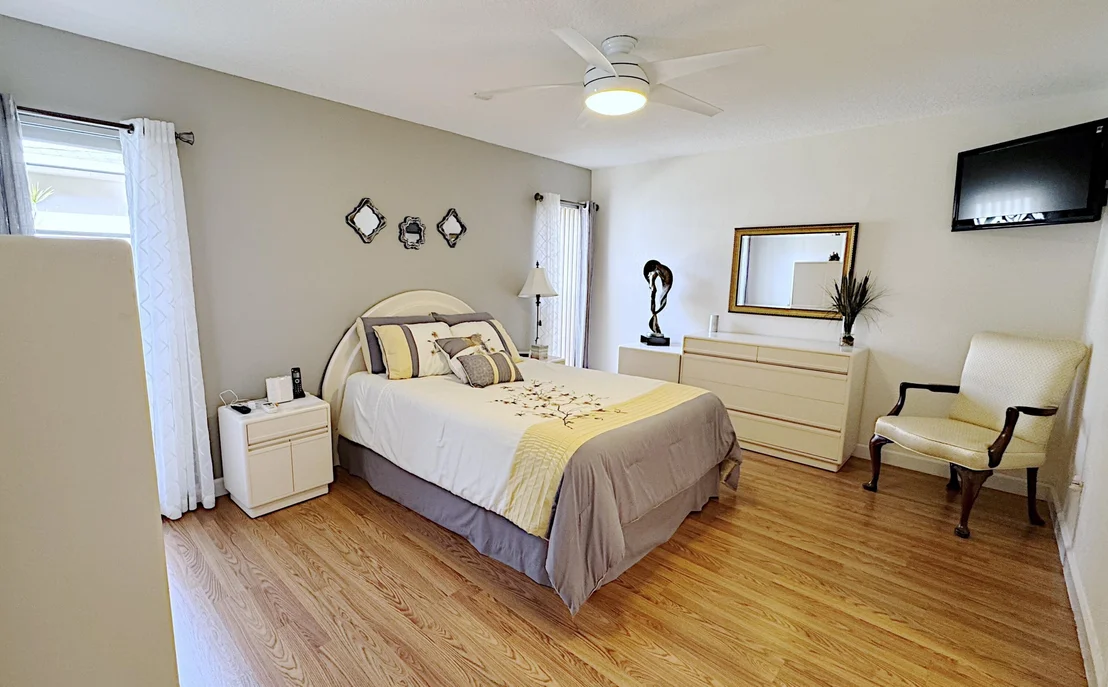Photo of 310 SE 4TH Terrace