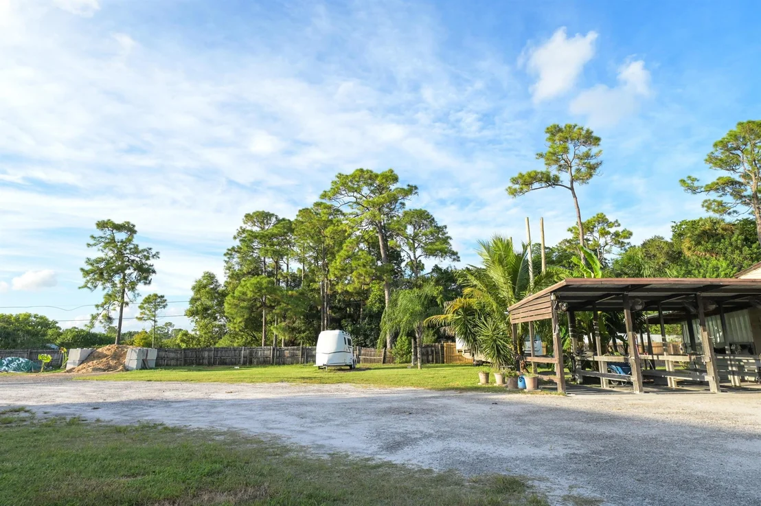 Photo of 2868 A Road