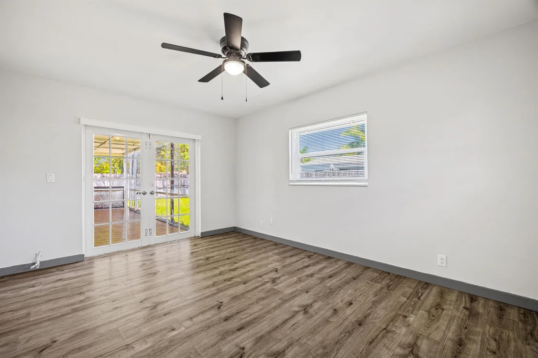 Photo of 6961 Southgate Boulevard
