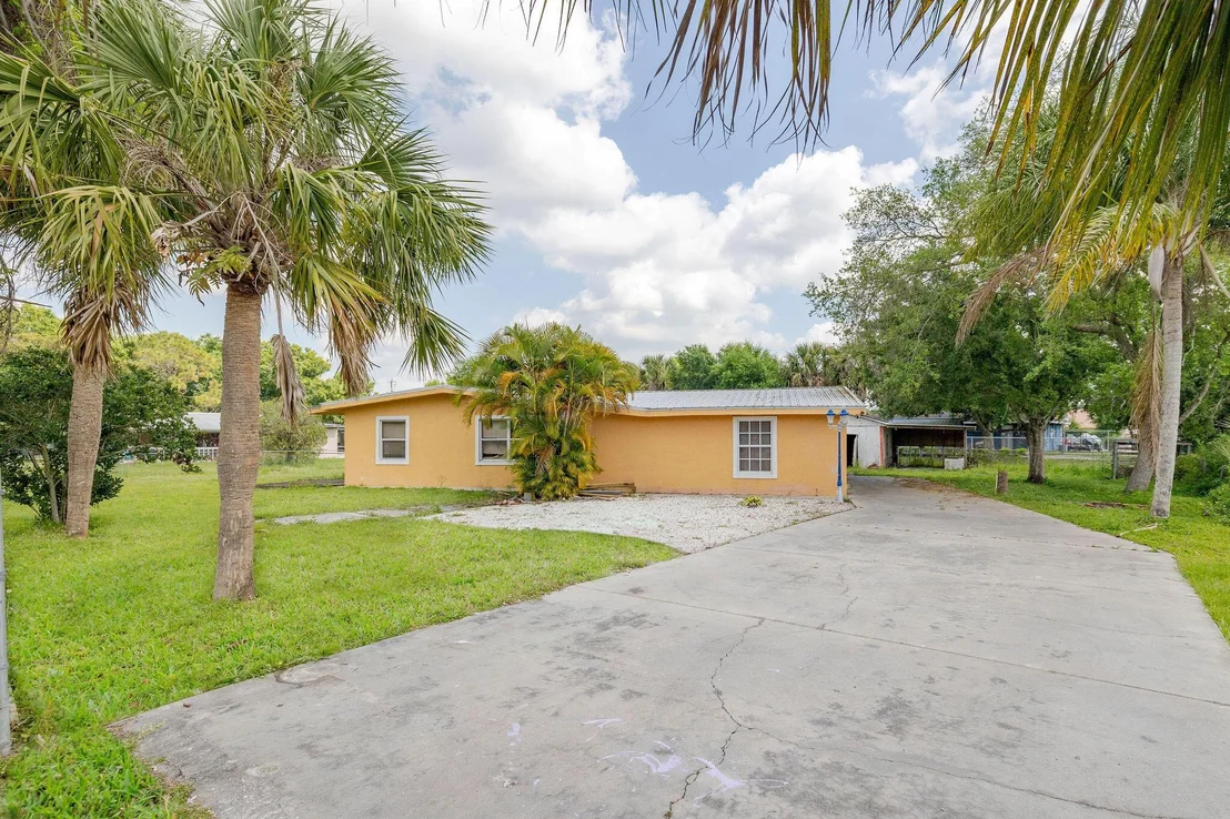 Photo of 3670 NW 27th Avenue