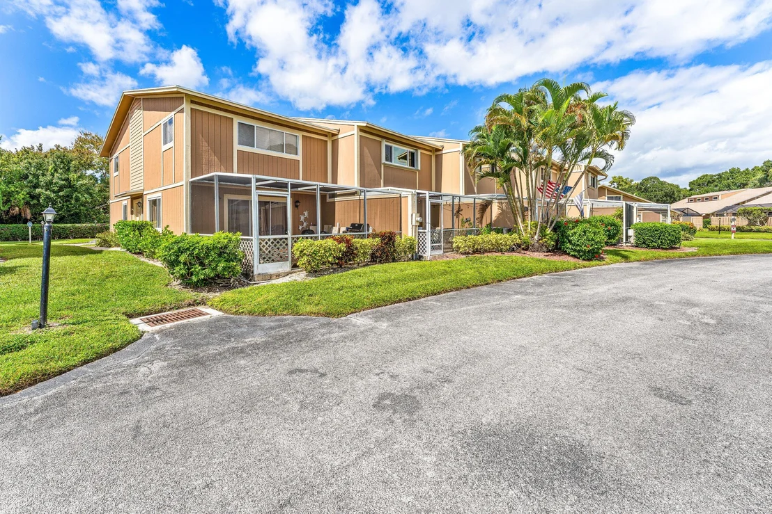 Photo of 154 Maplecrest Circle