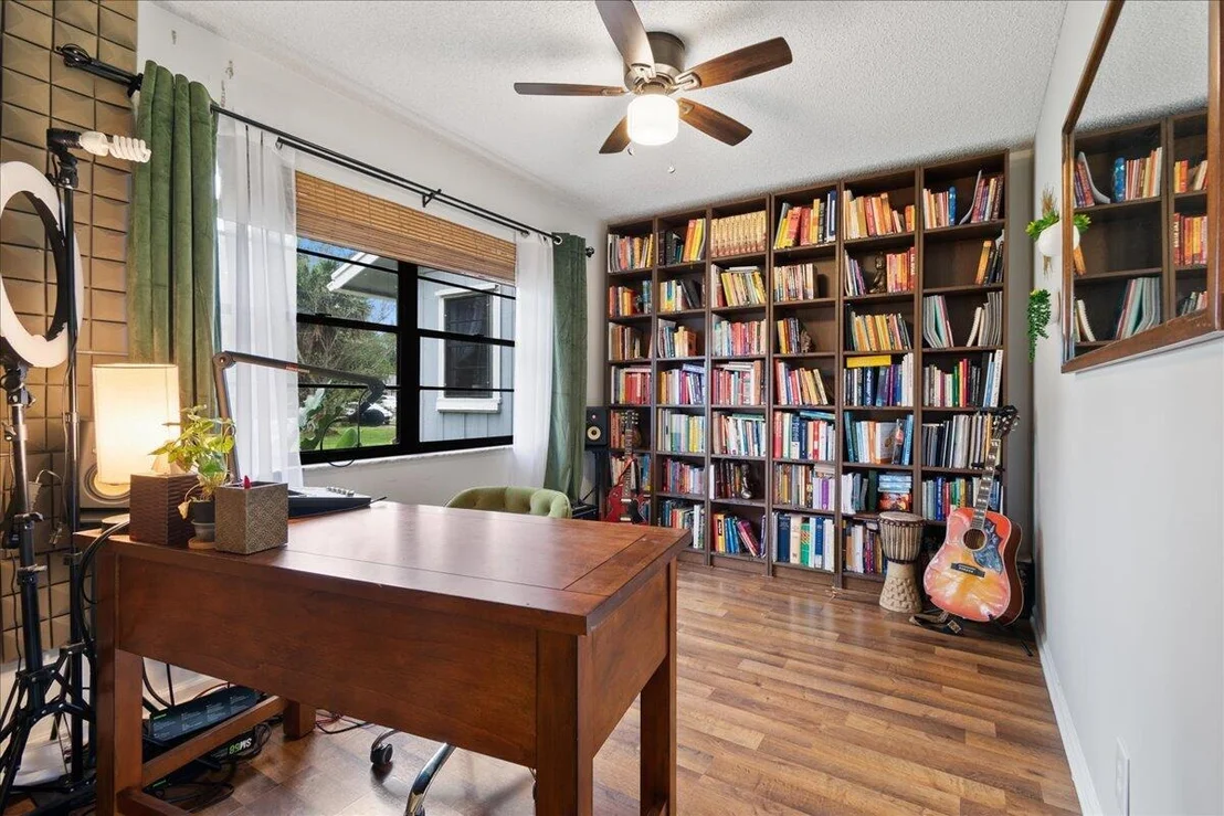 Photo of 12809 Sunset Boulevard