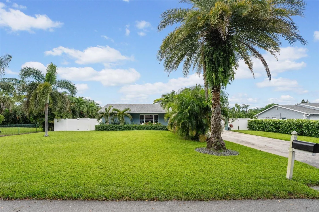 Photo of 4649 Palm Ridge Boulevard