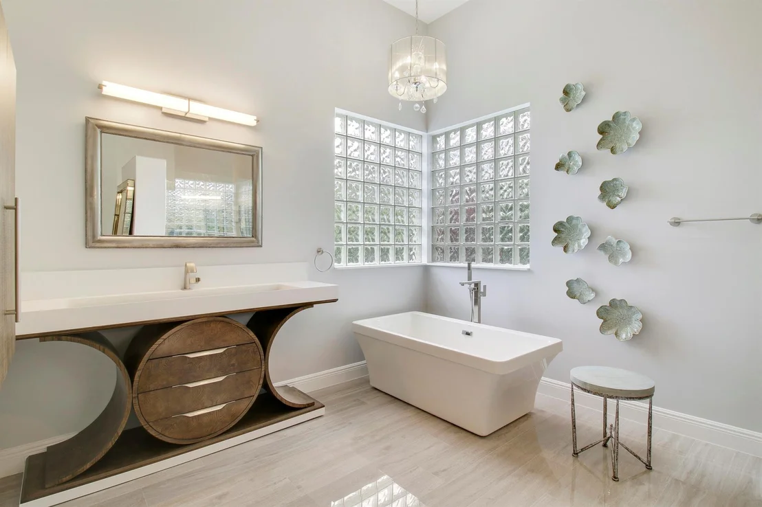 Photo of 7606 La Corniche Circle