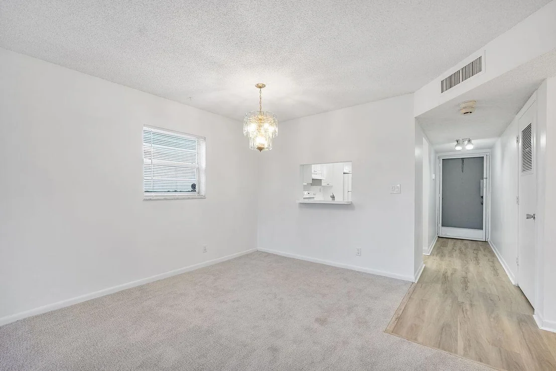 Photo of Unit 508 at 1075 RIVERSIDE Drive