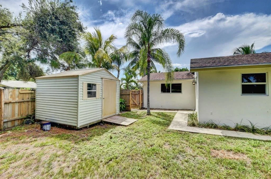 Photo of 15385 Monroe Road