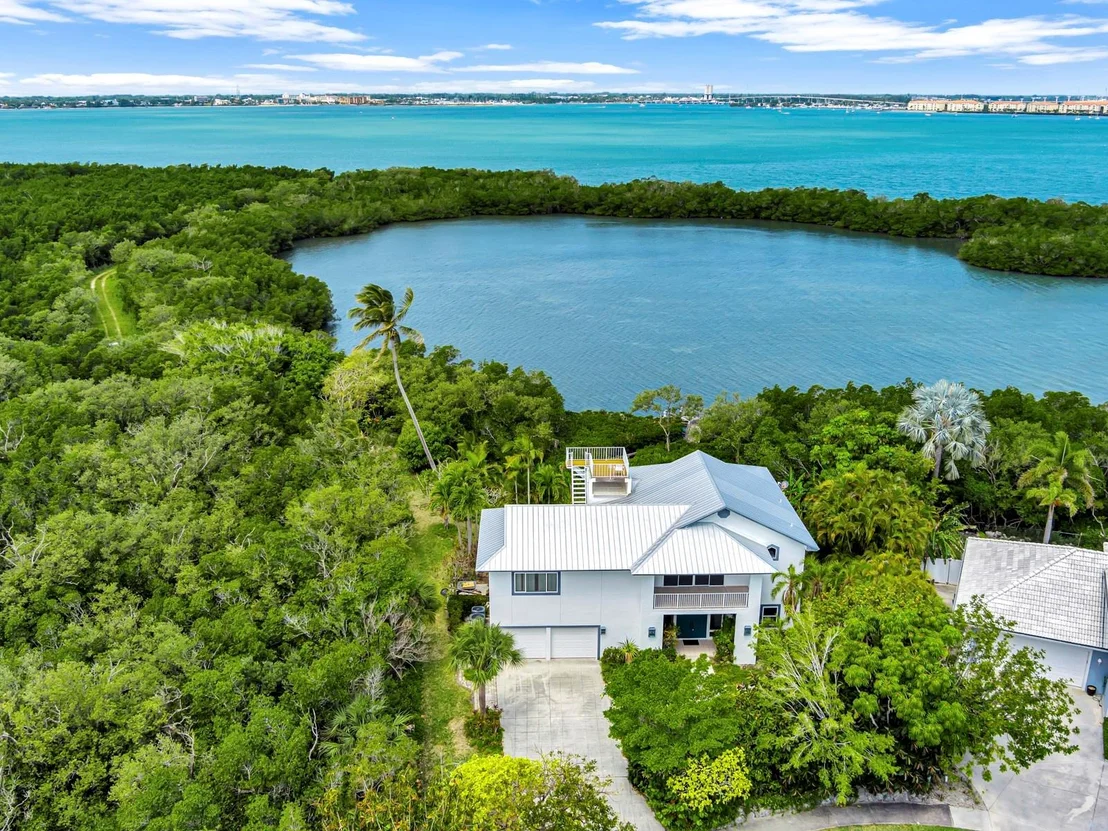 Photo of 1700 Coconut Drive