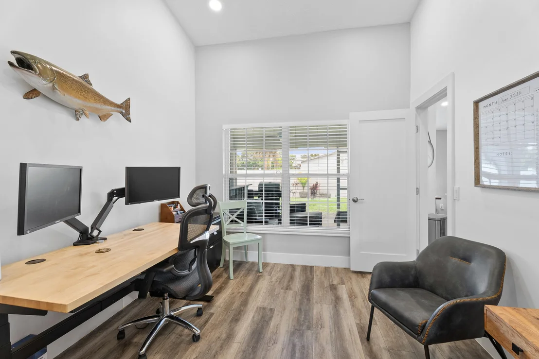 Photo of 701 SE Dolphin Drive