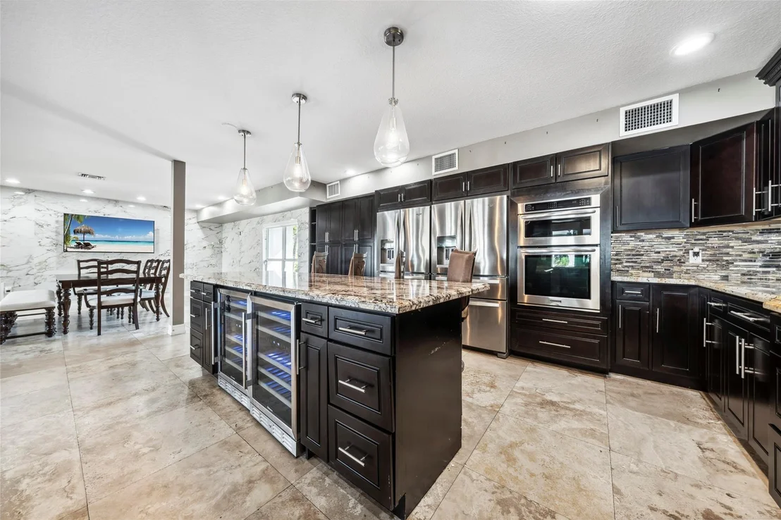 Photo of 2401 SE 8th Street