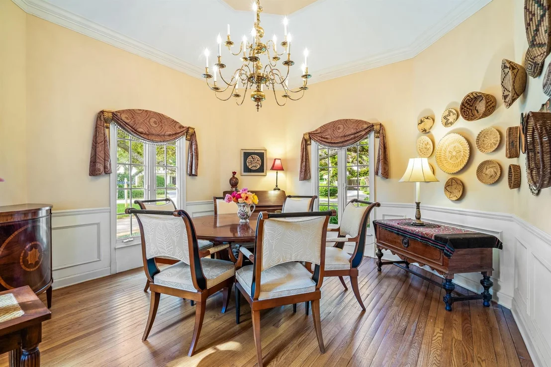 Photo of 1086 Winding River Road