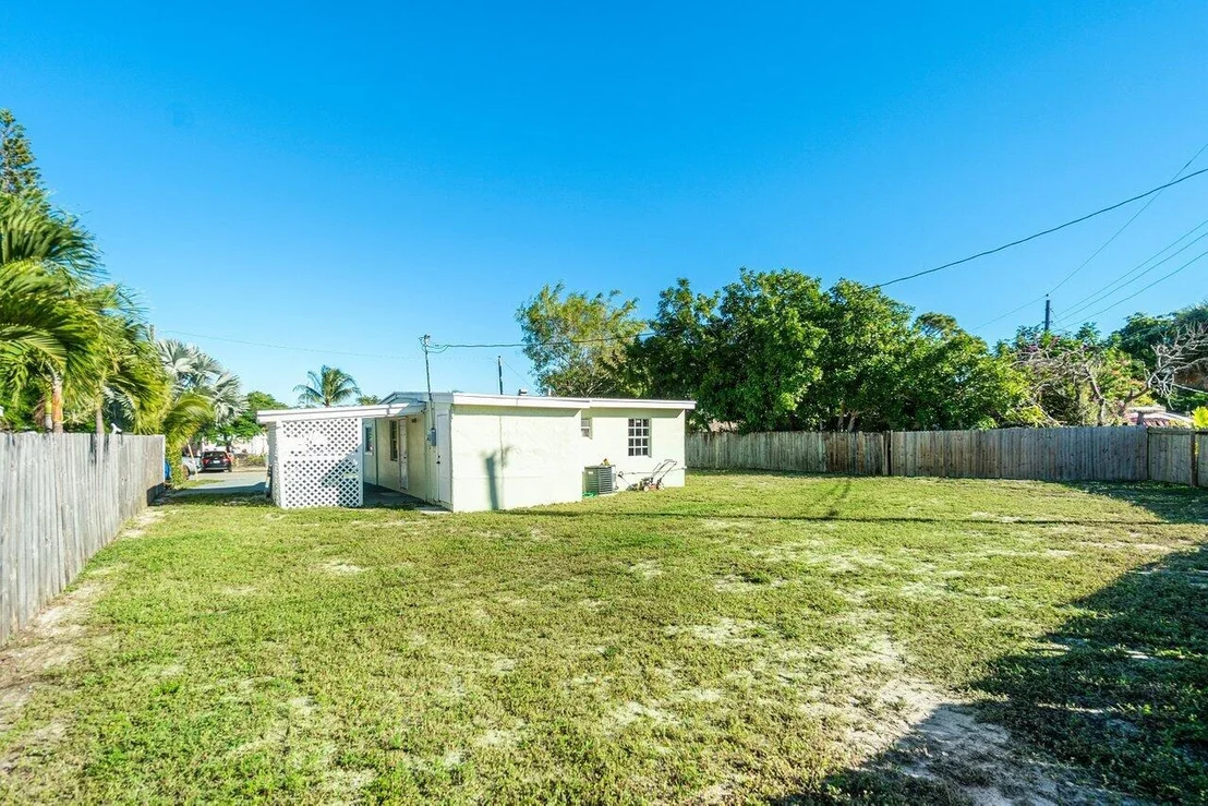 Photo of 390 Hibiscus Tree Drive