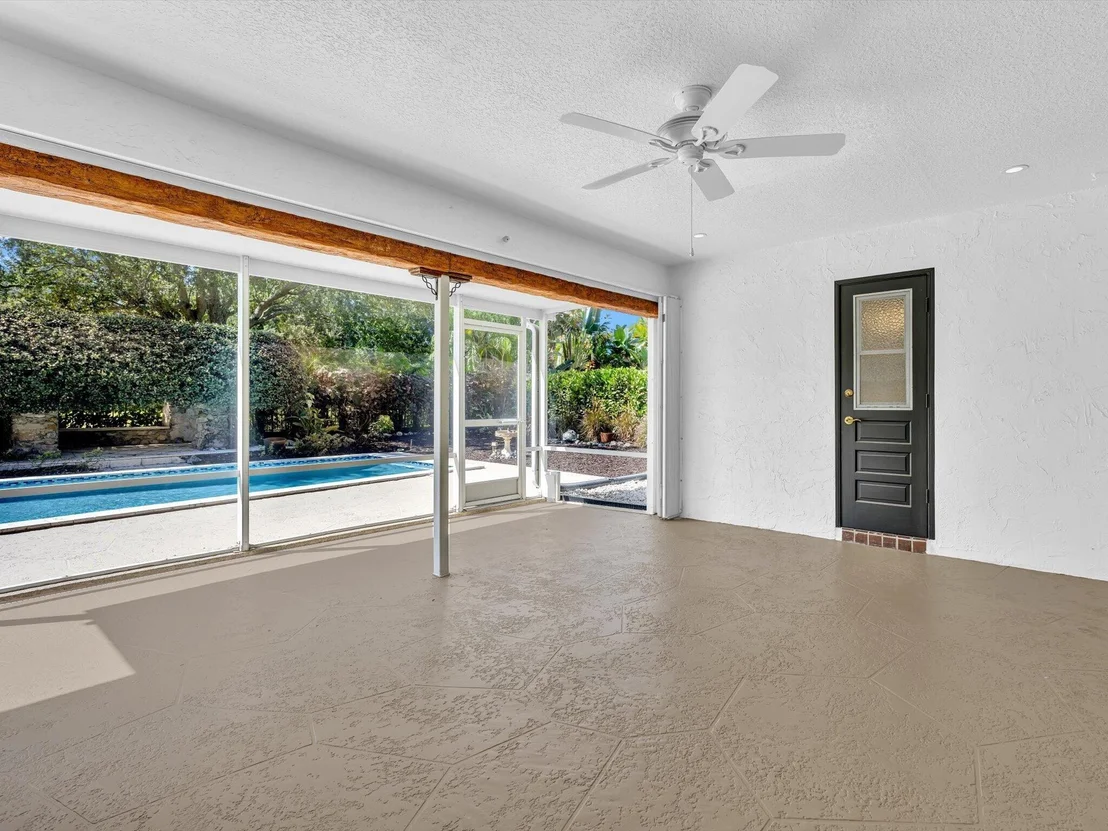 Photo of 3264 Lakeview Drive