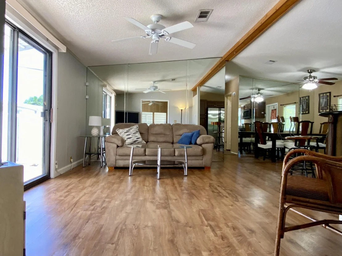 Photo of 400 N A1a 122