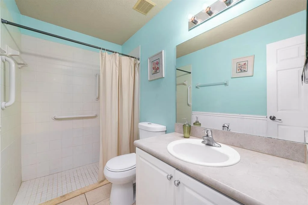 Photo of 3350 Commodore Court
