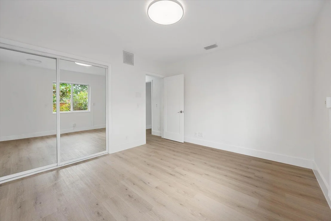 Photo of 390 Neptune Road