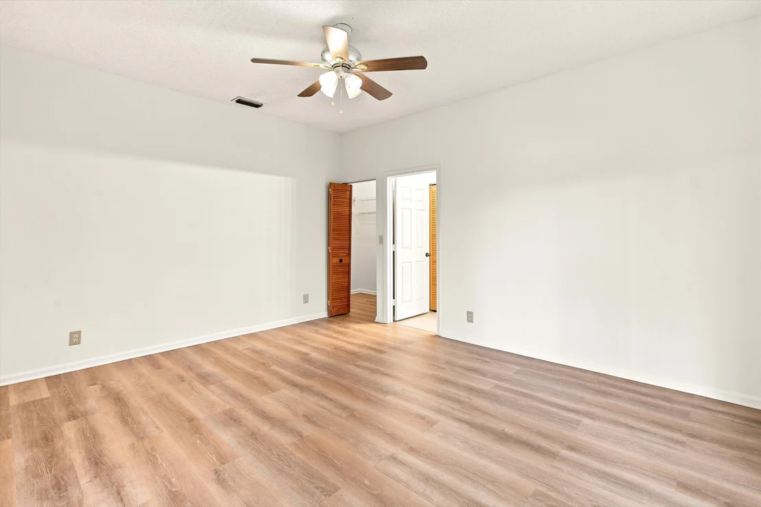 Photo of 1490 Fairway Circle