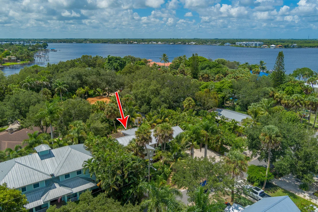 Photo of 547 SW Riverview Street