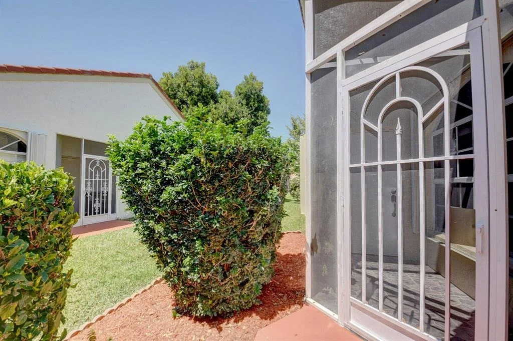 Photo of 6125 Heliconia Road