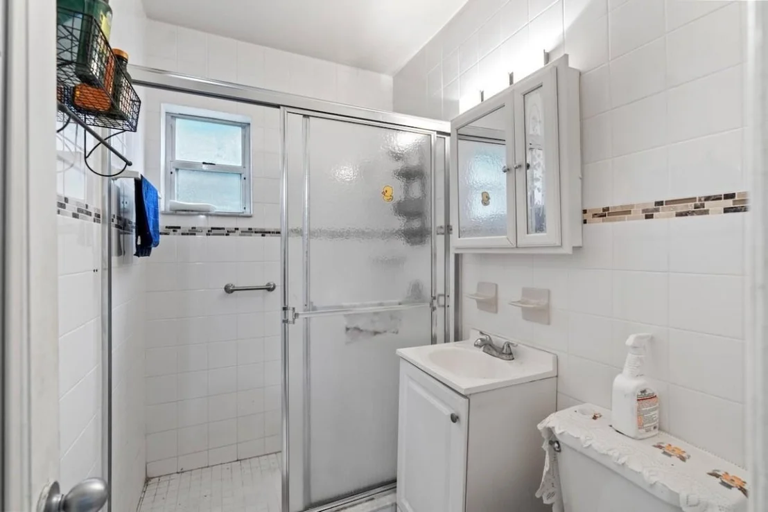 Photo of 282 E 55th Street