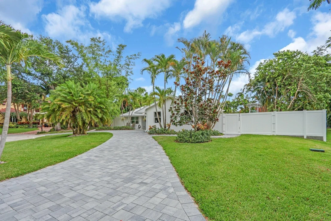 Photo of 5114 Laird Lane