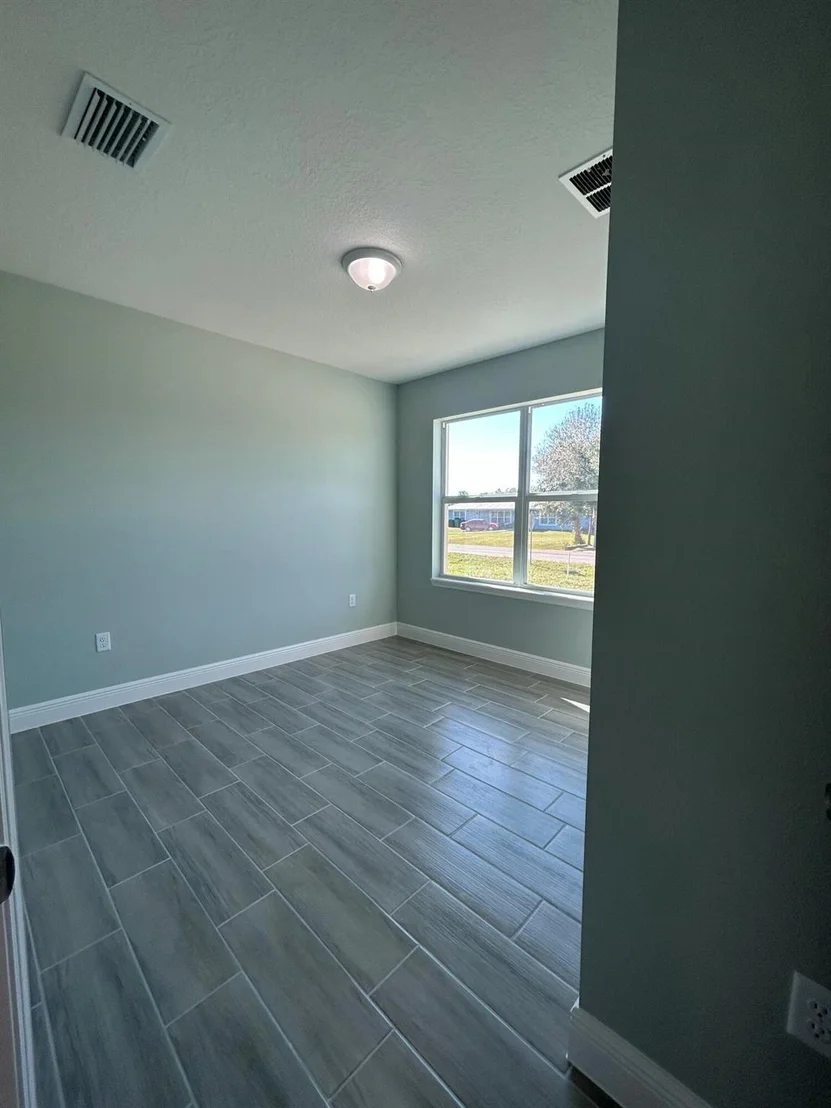 Photo of 3670 NW 23rd Avenue