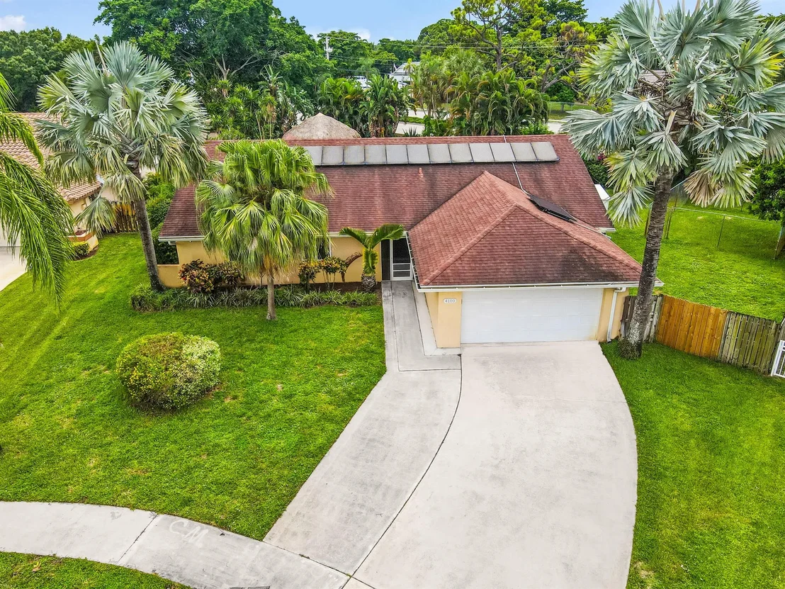 Photo of 4100 NW 7th Lane
