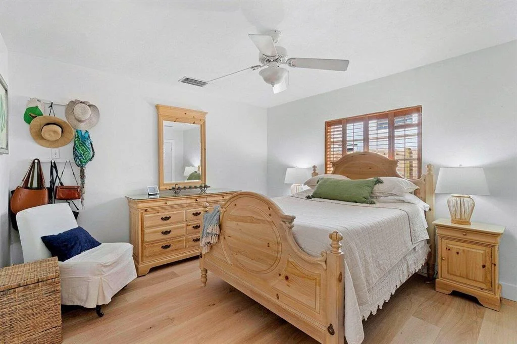 Photo of 827 NW 6th Drive
