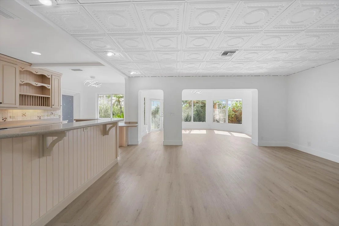 Photo of 390 Neptune Road
