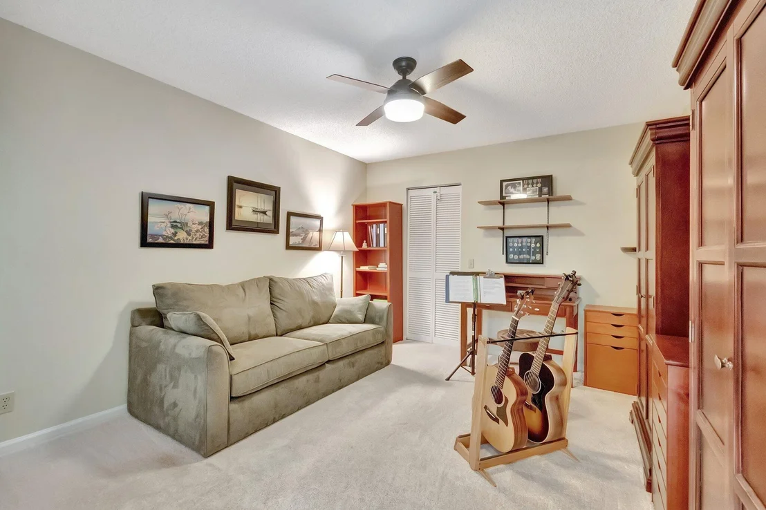 Photo of 6393 Lansdowne Circle