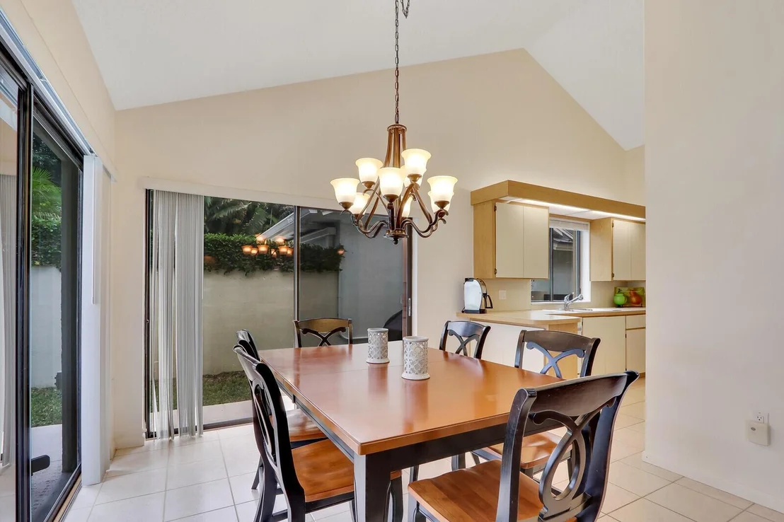 Photo of 408 River Edge Road