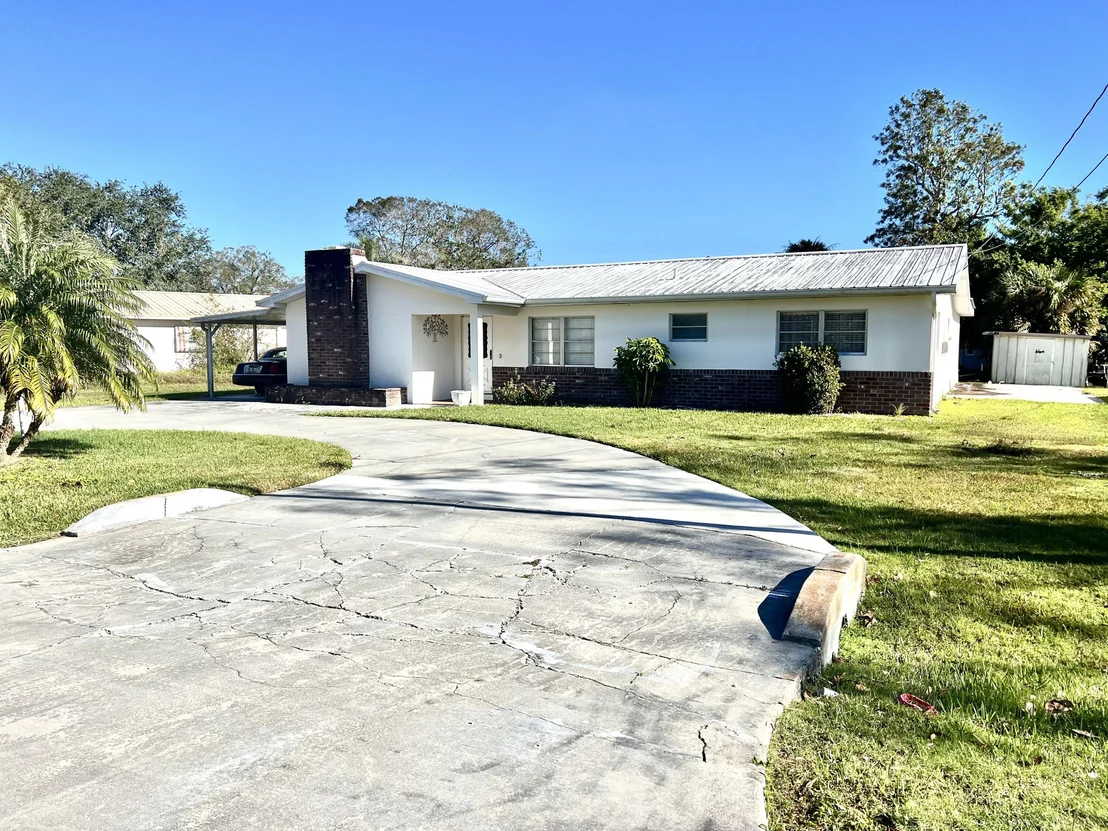 Photo of 1303 SE 8th Avenue