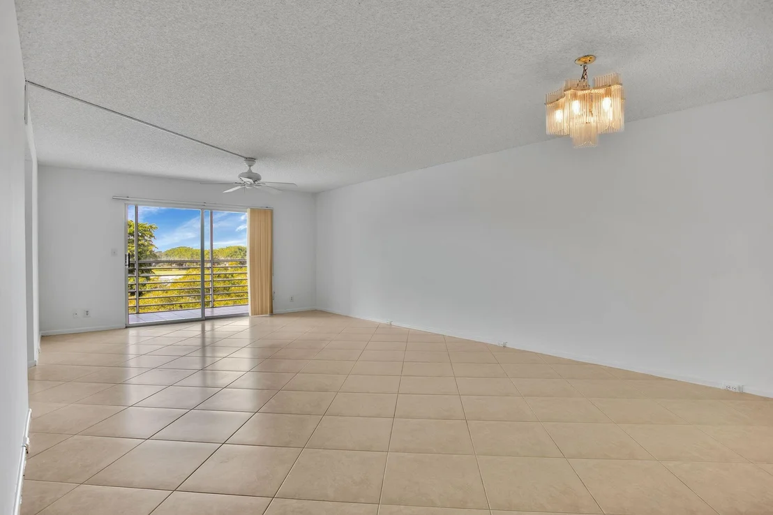 Photo of Unit D4 at 1601 Abaco Drive