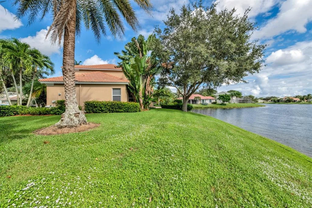 Photo of 247 Spoonbill Lane S