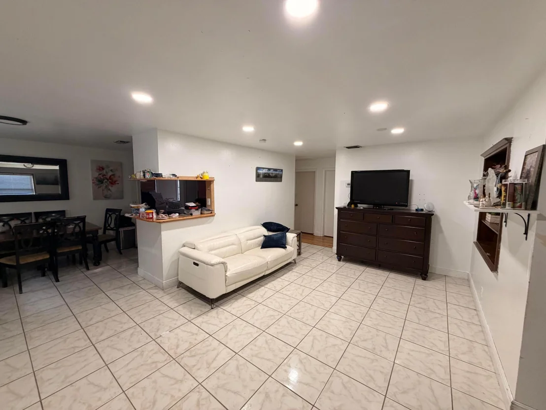 Photo of 406 PHILADELPHIA Drive