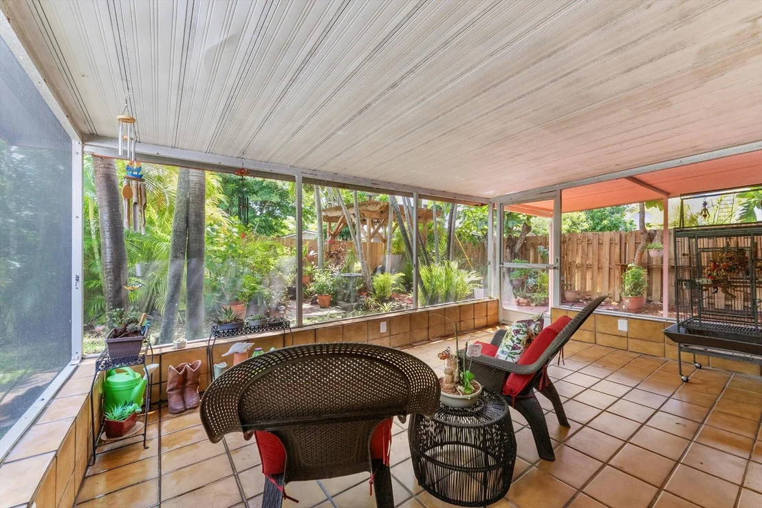 Photo of 1428 E River Drive
