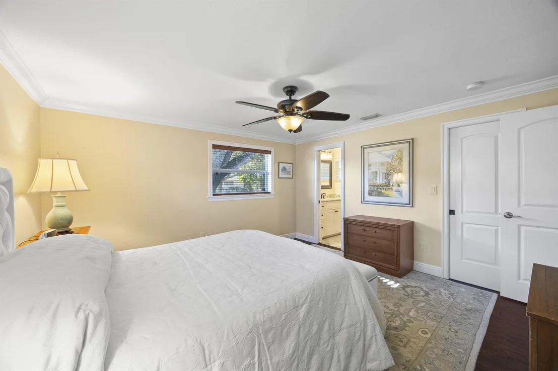Photo of 435 Beacon Street