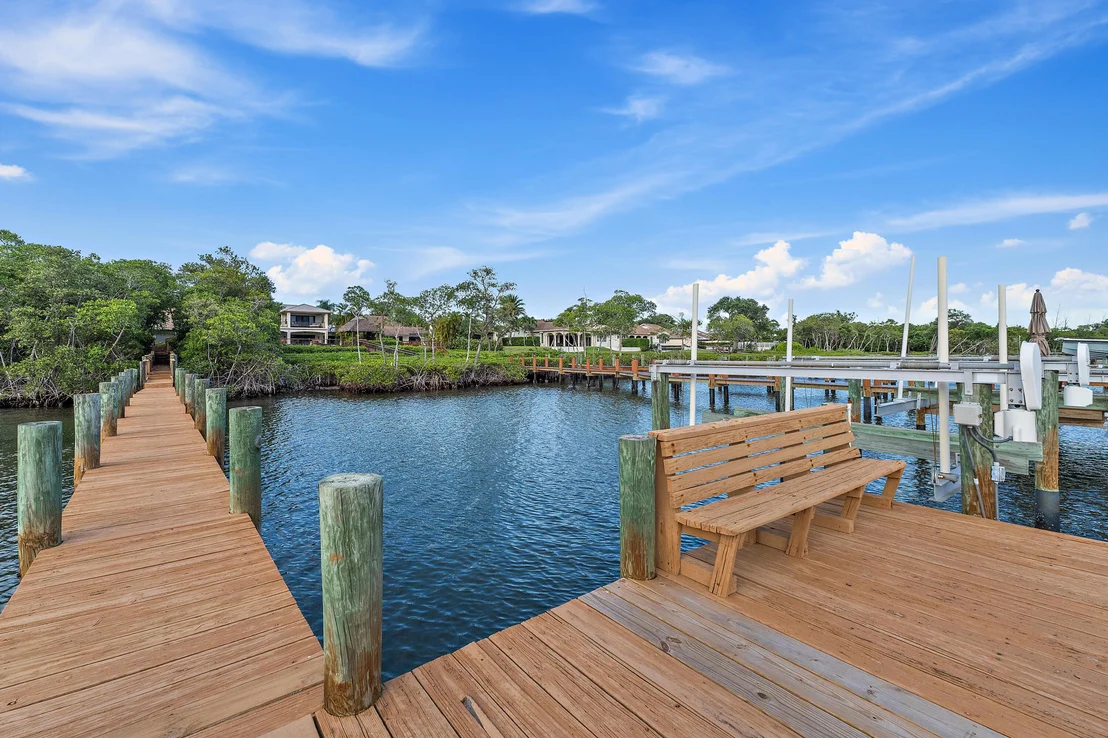 Photo of 348 River Edge Road