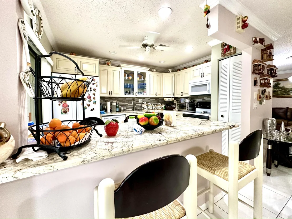 Photo of 5254 Mirror Lakes Boulevard