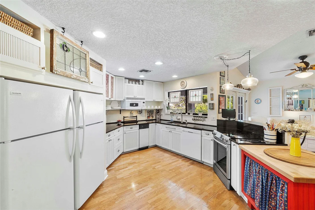 Photo of 1963 Hartford Way