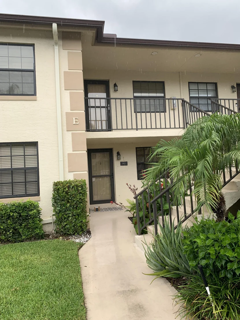 Photo of Unit E at 201 Pinecrest Circle