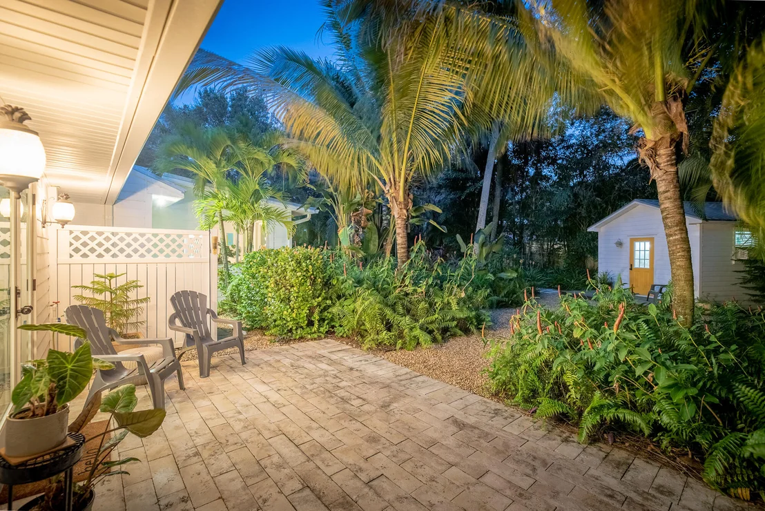 Photo of 547 SW Riverview Street