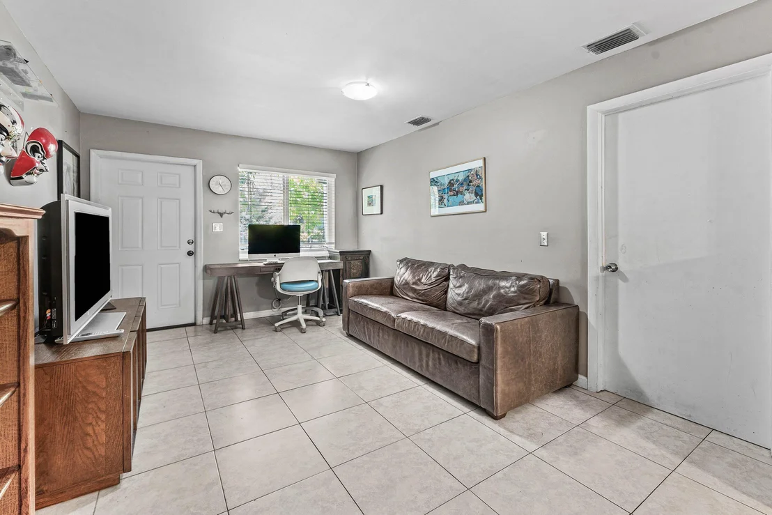Photo of 417 UPLAND Road
