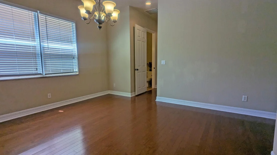 Photo of 5571 57 Way