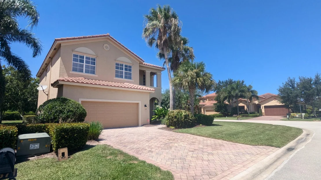 Photo of 5571 57 Way