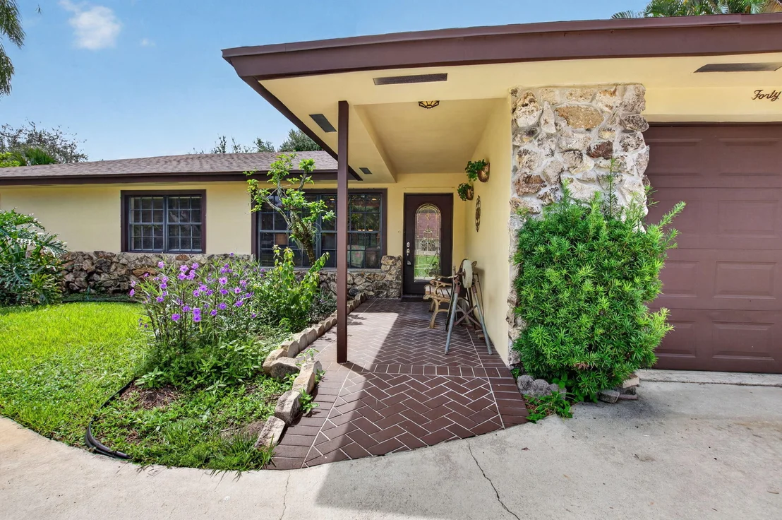 Photo of 4746 Canal Drive