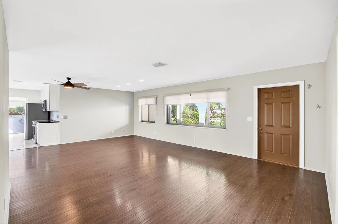 Photo of 714 Heron Drive