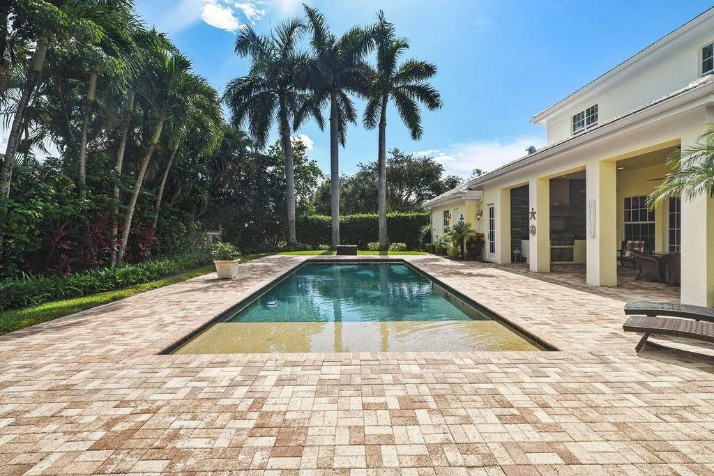 Photo of 3338 Greenway Drive
