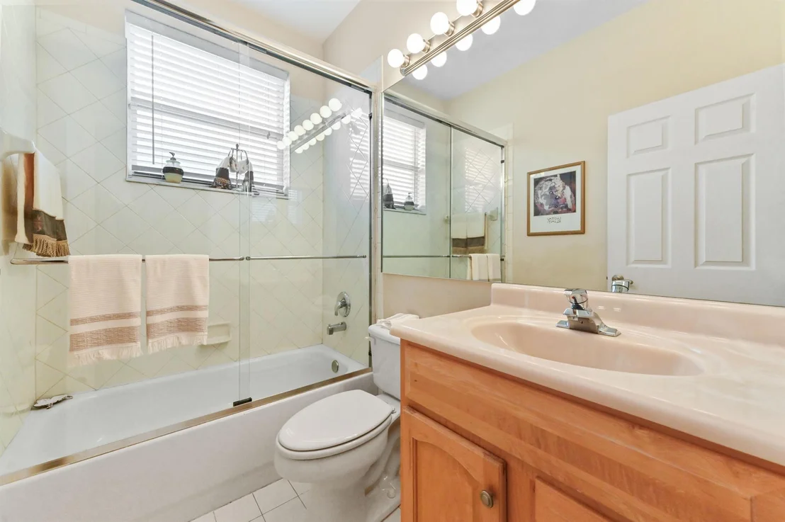 Photo of 9520 Lago Drive
