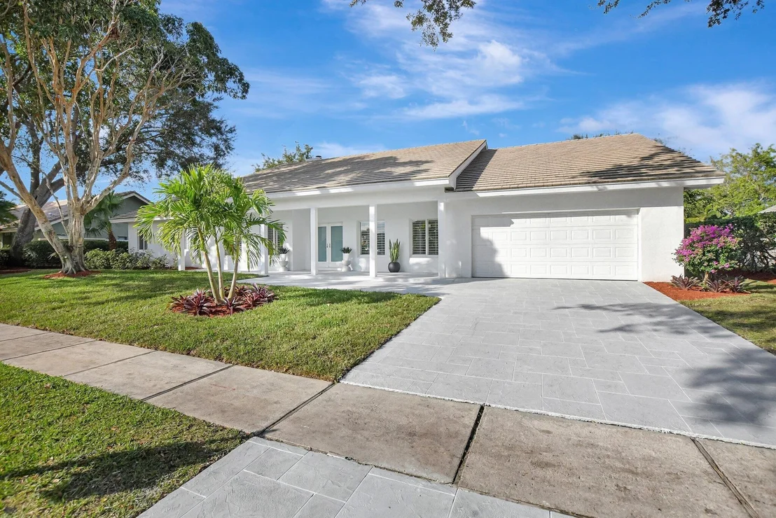 Photo of 3065 Saint James Drive